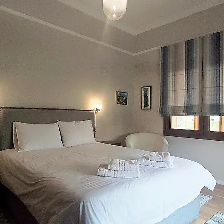 The Classic - Meteora - 3bd Апартаменты Калампака